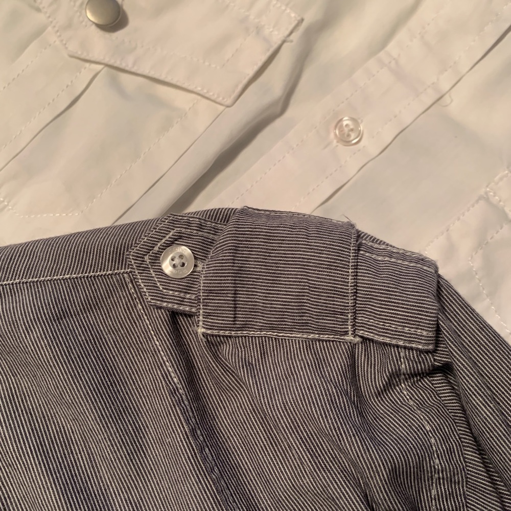 Roar Button Up - image 6